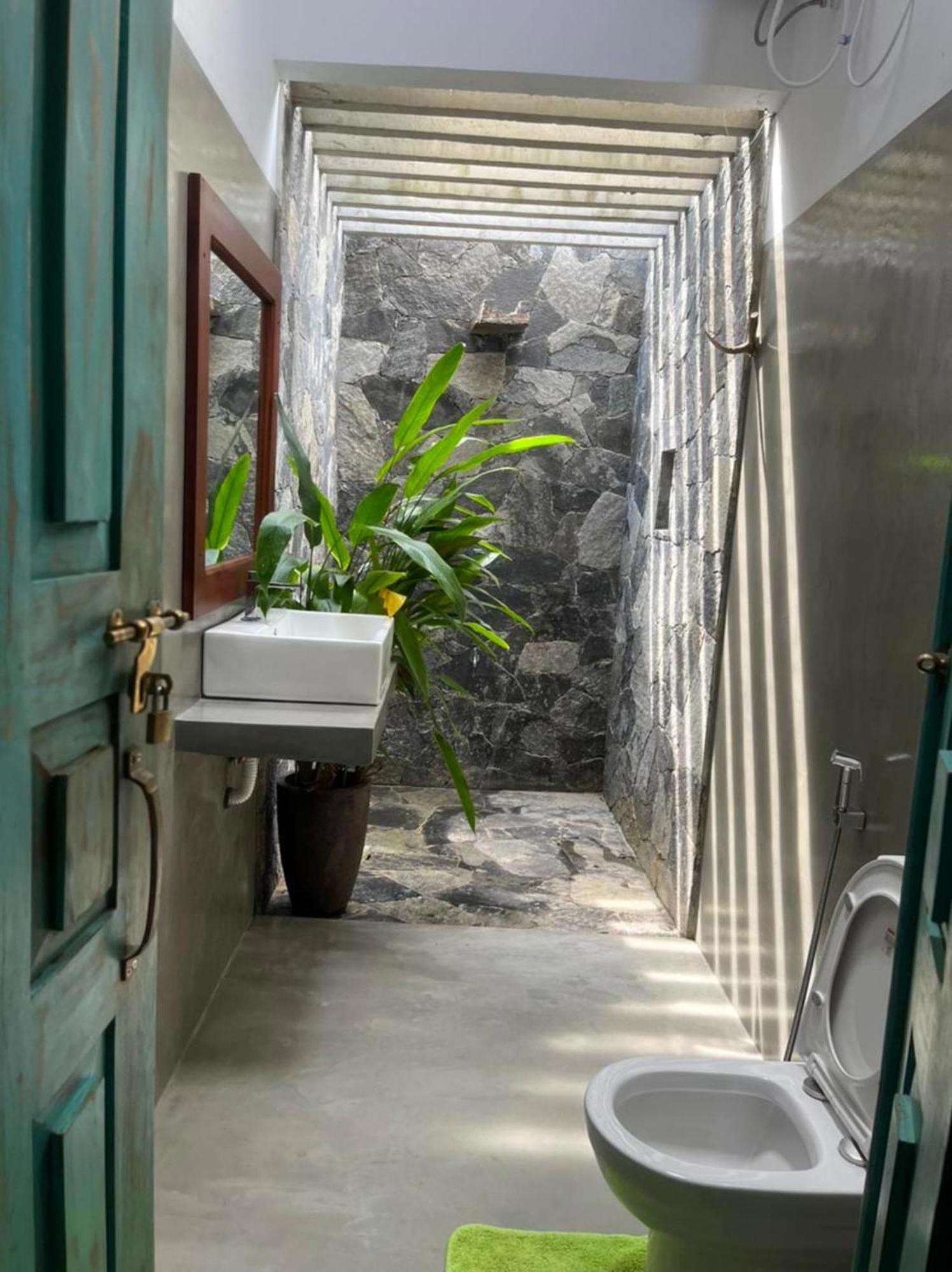 Villa Ronaya Surf Waves Dikwella Sur Exterior foto